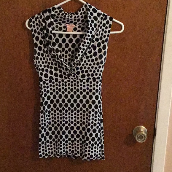 Black and white polka dot sleeveless shirt - Picture 1 of 1